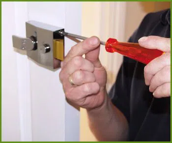 Neighborhood Locksmith Services East Berlin, CT 860-337-1206 - 10-lock-smiths