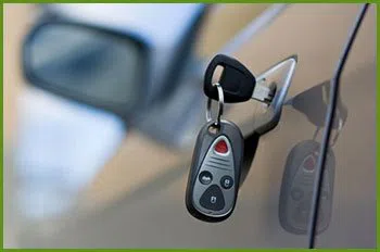 Neighborhood Locksmith Services East Berlin, CT 860-337-1206 - 18-car-unlock